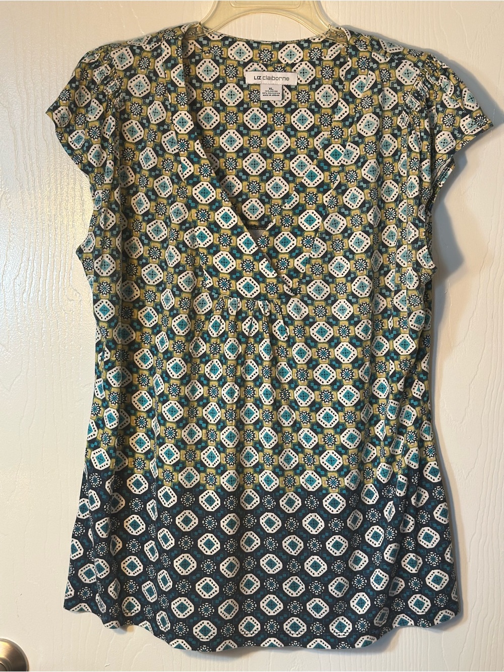 Liz Claiborne Blue and Teal Geometric Cap Sleeve Blouse